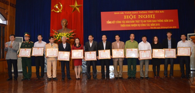 http://yenbai.gov.vn/vi/PublishingImages/an%20ninh%20quoc%20phong/an%20toan%20giao%20thong/DSC_0021%20-%20Copy.JPG