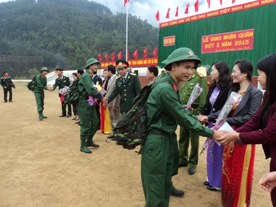http://yenbai.gov.vn/ImagerOld/vi/PublishingImages/nguyenhien/2015/CTV/giao%20quan%20tram%20tau.JPG
